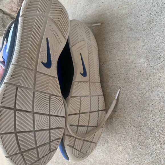 Nike Basketball Shoes Team Hustle D7, Boys size 2Y - Picture 4 of 12